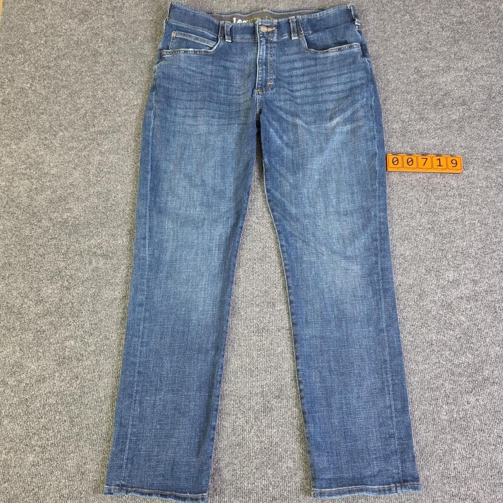 Lee Extreme Motion MVP Straight Taper Blue Jeans Size 36 x 32